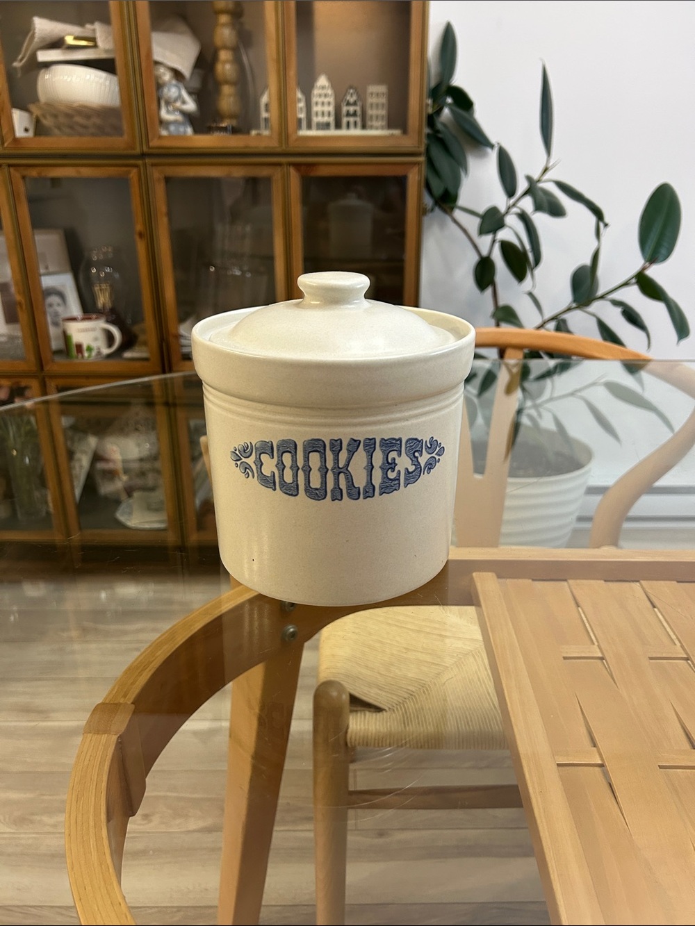 Vintage Pfaltzgraff Yorktowne Ceramic Cookie Jar in Cream with Blue Lettering